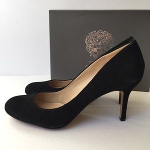 Vince Camuto Sariah Black Suede Round Toe Pump